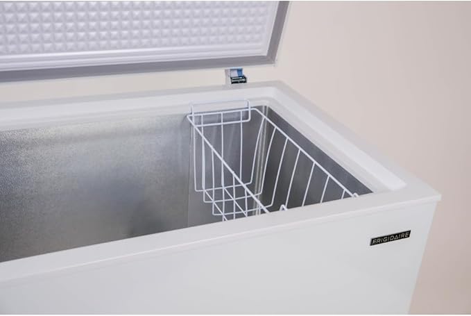 FRIGIDAIRE 10 Cubic Foot Chest Freezer, 10 cu ft, White