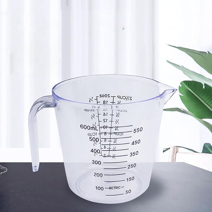 Mobestech Plastic Measuring Cup 600ml Liquid Measuring Container with Scale for Kitchen and Hairdressing Use