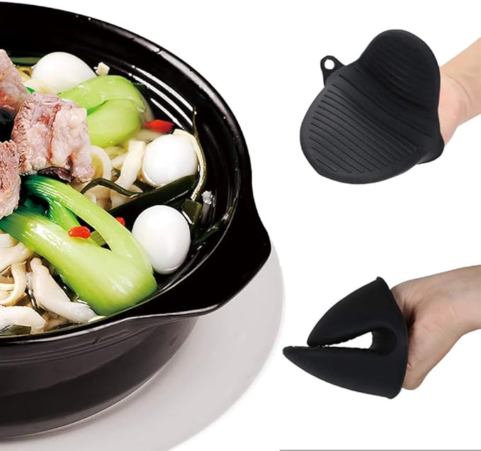 Silicone Cooking Pinch Grips Oven Mitts - Mini Finger Protector Pot Holder for Kitchen,Cooking,Baking,BBQ - Heat Resistant Gloves, 2 Pairs (Black and Red)