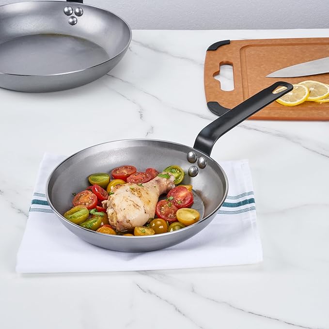 Restaurantware Fry Pan 1 Pack of 8.6 Inches Carbon Steel Non-Stick Searing Pan With Ergonomic Handle Silver For Sauteing and Omelets
