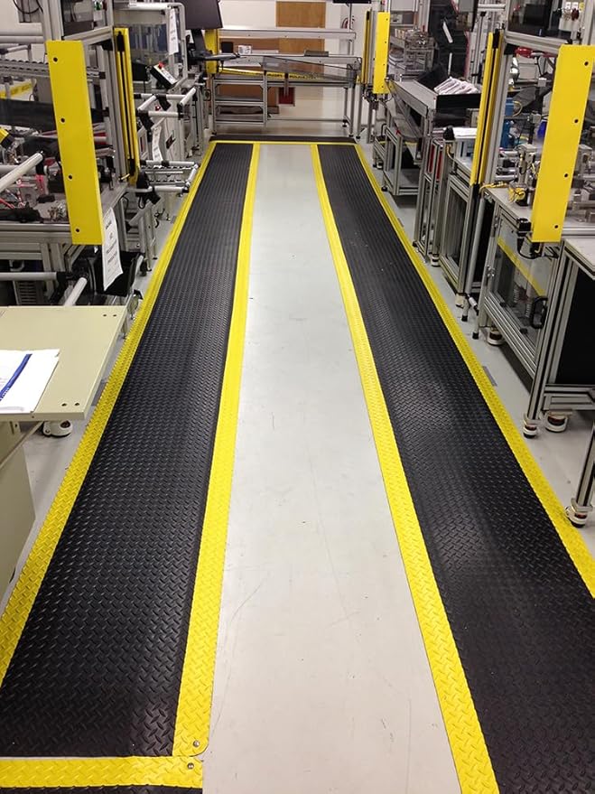 Wearwell Diamond-Plate Select Mat - Black/Yellow. Anti-Fatigue Workstation Mat. 2' W x 3' L x 9/16" Thickness. PVC Vinyl Surface with PVC Sponge. For Dry Industrial Use (495.916x2x3BYL)