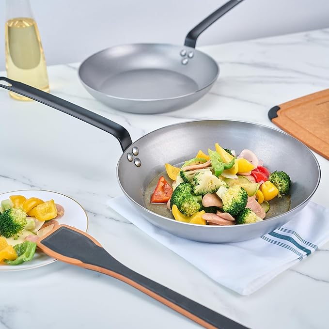 Restaurantware Fry Pan 1 Pack of 11.8 Inches Carbon Steel Non-Stick Searing Pan With Ergonomic Handle Silver For Sauteing and Omelets