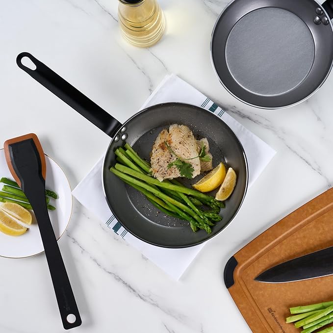 Restaurantware Fry Pan 1 Pack of 9.4 Inches Carbon Steel Non-Stick Searing Pan With Ergonomic Handle Silver For Sauteing and Omelets